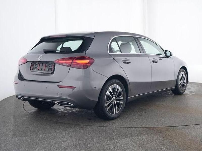 Gebraucht Mercedes A200 Progressive 163 PS (119 kW) 2025 Mountaingrau  met. (metallic) Kleinwagen