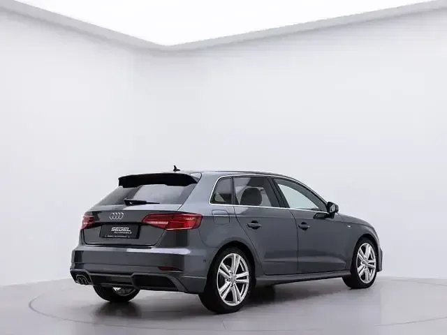 Gebraucht Audi A3 S-Line 150 PS (110 kW) 2019 Daytonagrau perleffekt Limousine