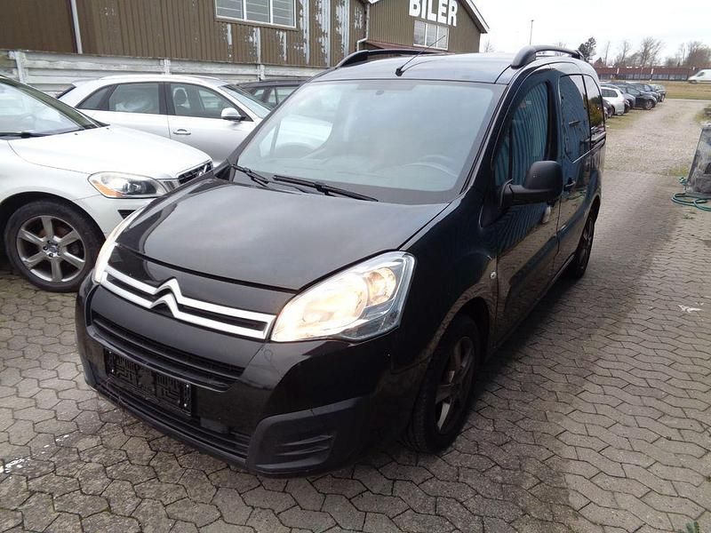 Gebraucht Citroën Berlingo Feel 99 PS (72 kW) 2018 Schwarz Van / Kleinbus