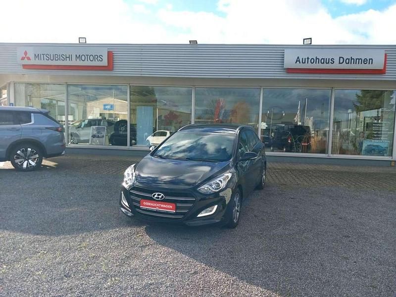Schwarz Gebraucht 2016 Hyundai i30 Passion Kombi | 11.590 € (Teuer) - Bild 1/4
