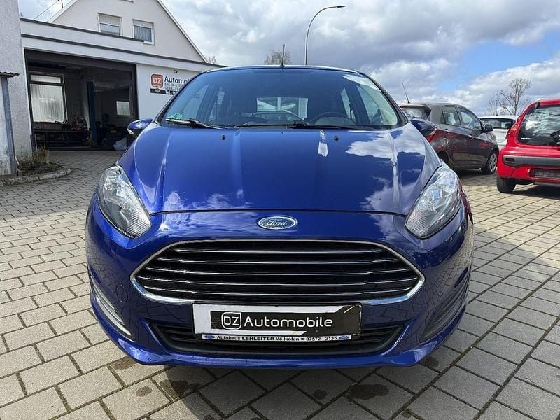Gebraucht Ford Fiesta Trend 82 PS (60 kW) 2015 Blau Limousine