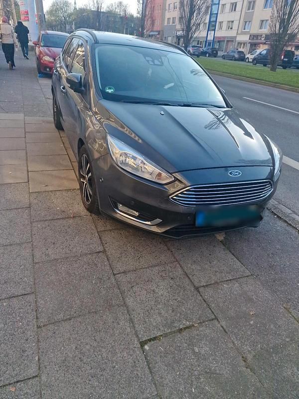 Second-hand Ford Focus 120 CP (88 kW) 2015 Gri Break