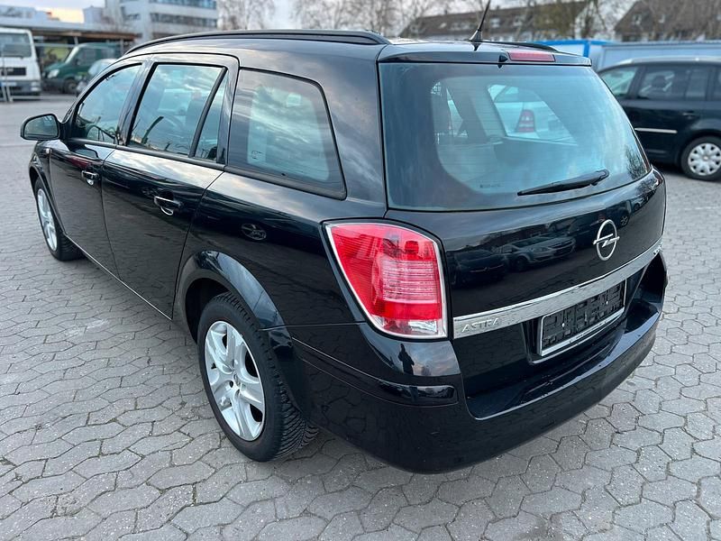 Gebraucht Opel Astra Edition 90 PS (66 kW) 2010 Schwarz Kombi