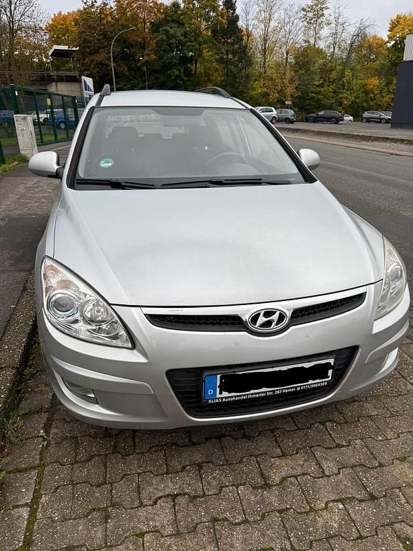 Silber Gebraucht 2009 Hyundai i30 Kombi | 3.200 € (Fairer Preis) - Bild 1/4