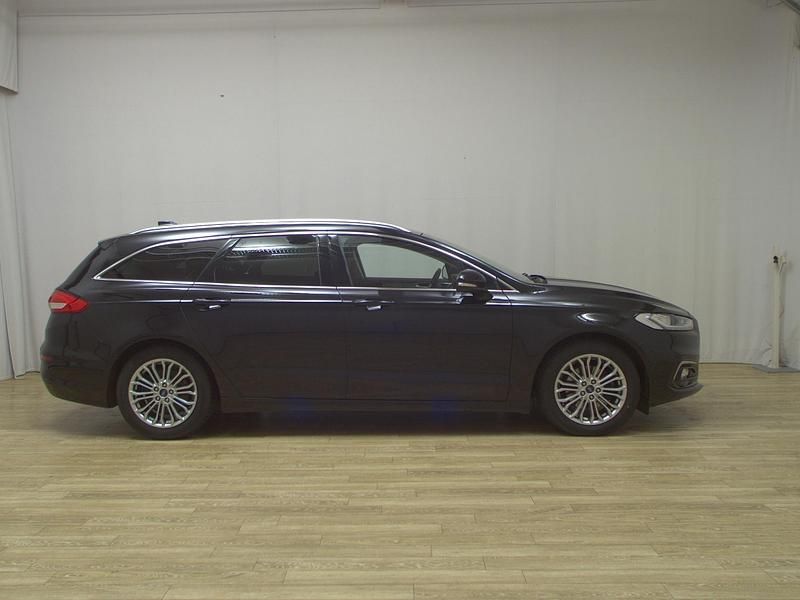 Schwarz Gebraucht 2020 Ford Mondeo Titanium Kombi | 12.780 € (Superpreis) - Bild 1/4