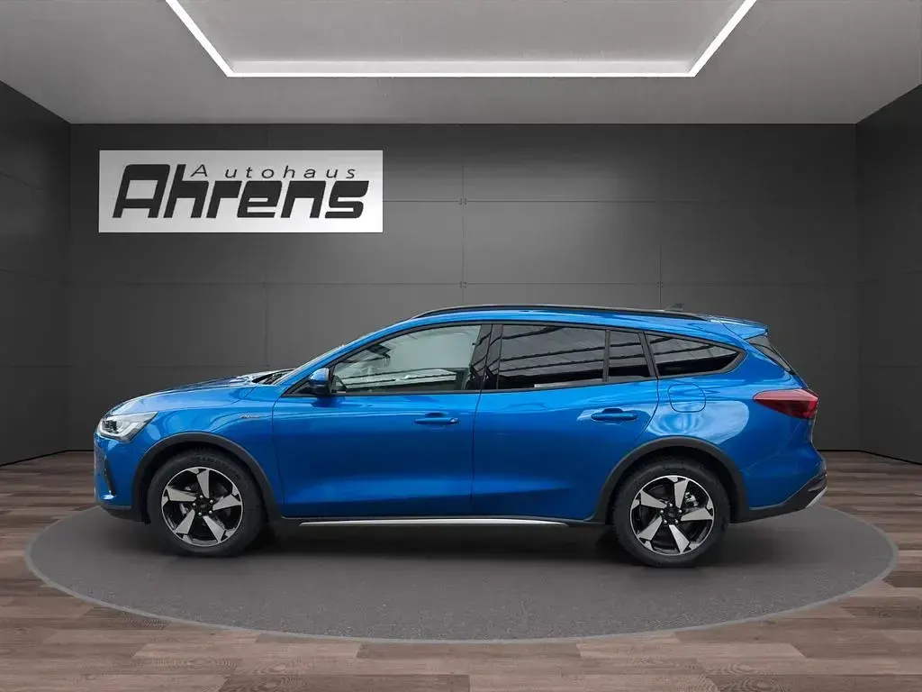 Gebraucht Ford Focus Active X 155 PS (114 kW) 2023 Dynamicblau metallic (metallic) Kombi