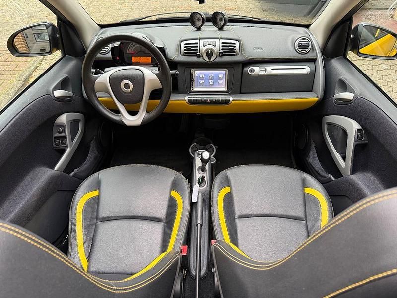 Gebraucht Smart ForTwo Cabrio 84 PS (61 kW) 2013 Gelb Cabrio