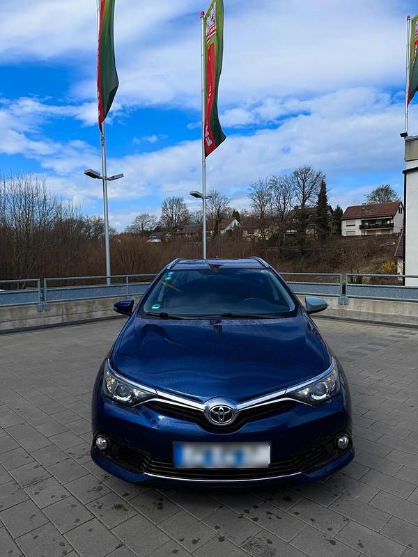 Gebraucht Toyota Auris 116 PS (85 kW) 2015 Blau Kombi