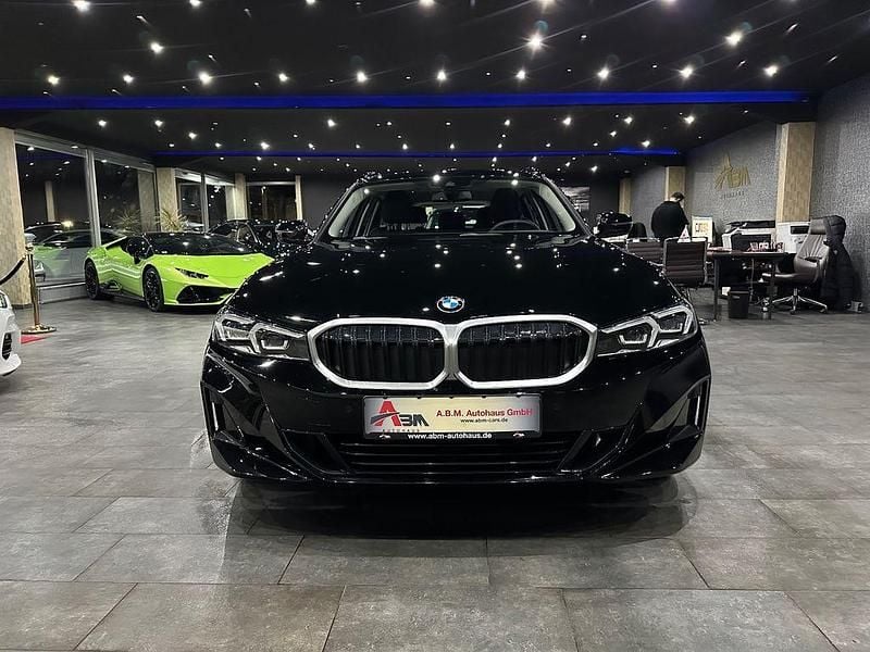 Gebraucht BMW 320 Sport Line 190 PS (139 kW) 2024 Schwarz Kombi