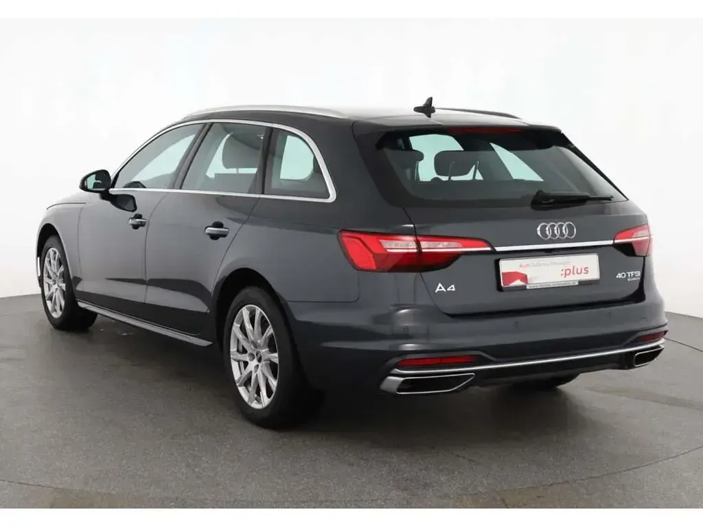 Używany Audi A4 Advanced 204 KM (150 kW) 2023 Szary Kombi
