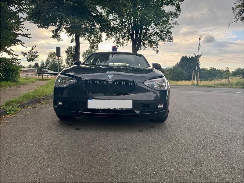 Gebraucht BMW 118 143 PS (105 kW) 2014 Schwarz Kleinwagen