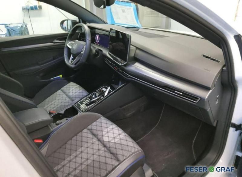 Gebraucht VW Golf VIII R-line 150 PS (110 kW) 2025 Pure white Limousine