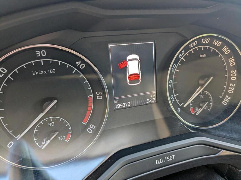 Gebraucht Skoda Superb Style 190 PS (139 kW) 2017 Silber Kombi