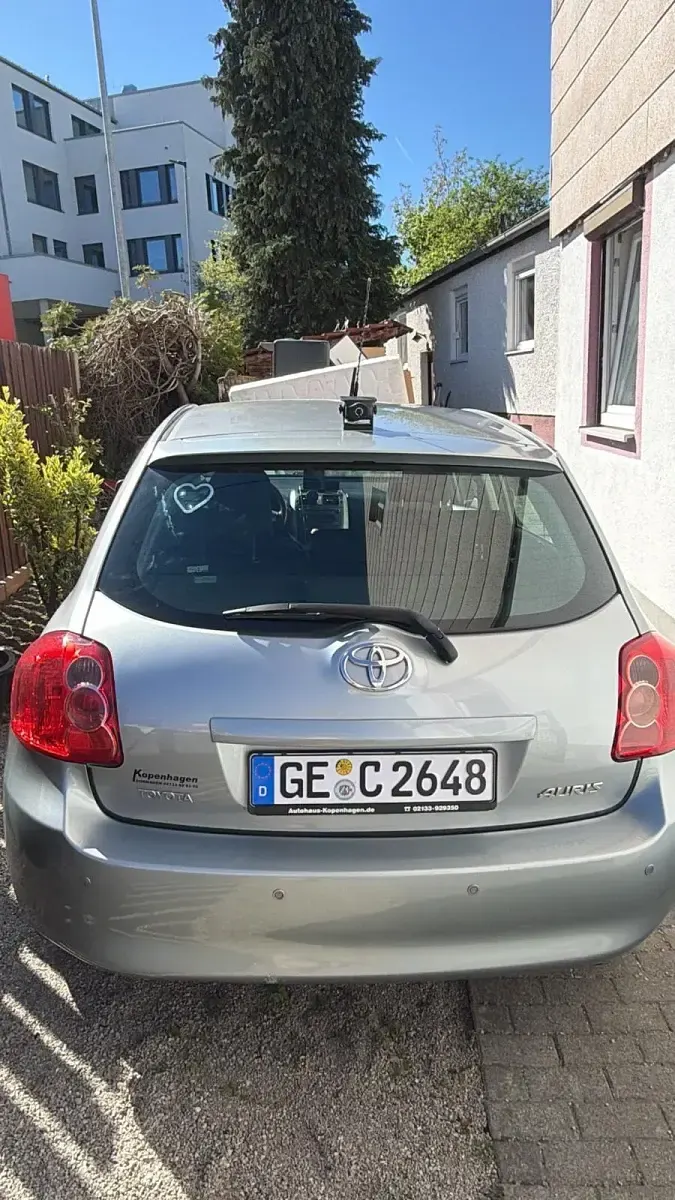 Gebraucht Toyota Auris 96 PS (70 kW) 2008 Silber Kleinwagen