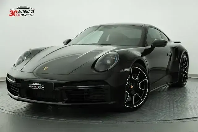 Second-hand Porsche 992 650 CP (478 kW) 2022 Negru Coupe