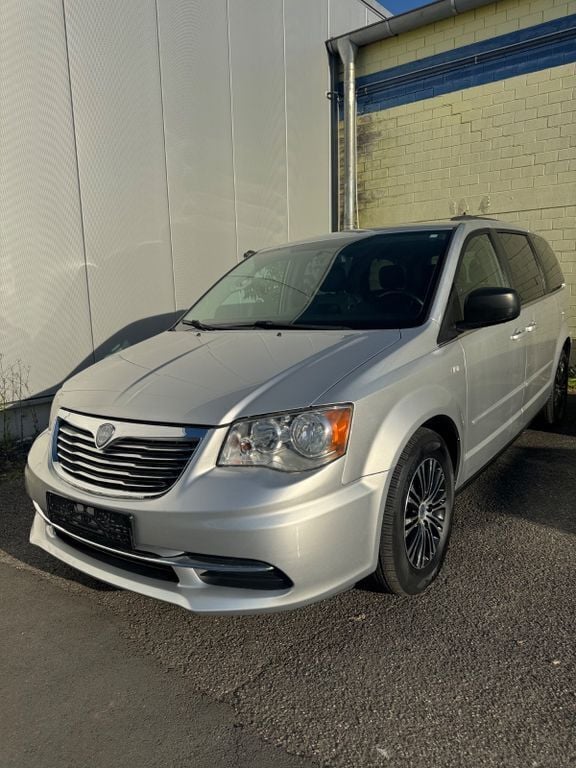 Gebraucht Lancia Voyager Silver 163 PS (119 kW) 2013 Silber Van / Kleinbus