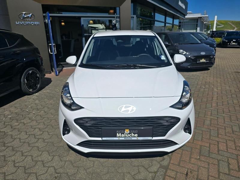 Neu Hyundai i10 Select 63 PS (46 kW) 2025 Atlas white / sol Kleinwagen