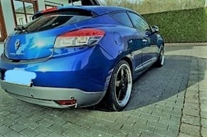 Gebraucht Renault Mégane Coupé Bose Edition 131 PS (96 kW) 2011 Blau Coupé