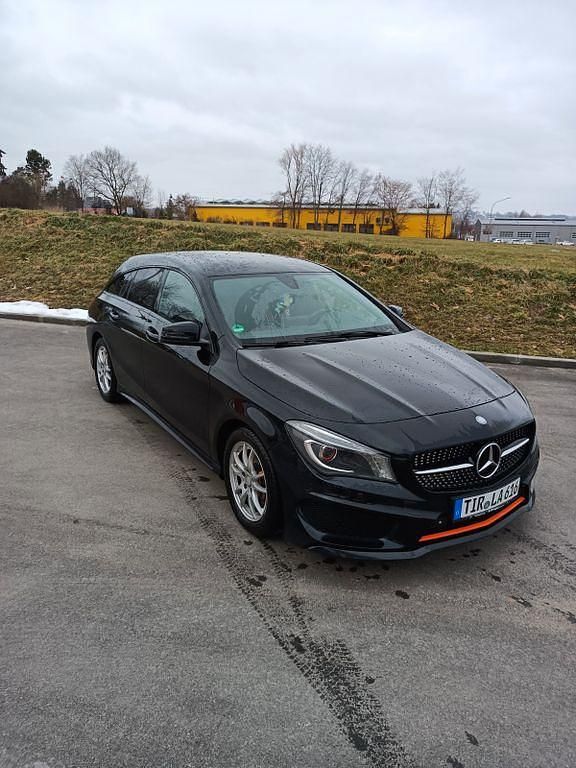 Gebraucht Mercedes CLA200 Shooting Brake 156 PS (114 kW) 2015 Schwarz Kombi