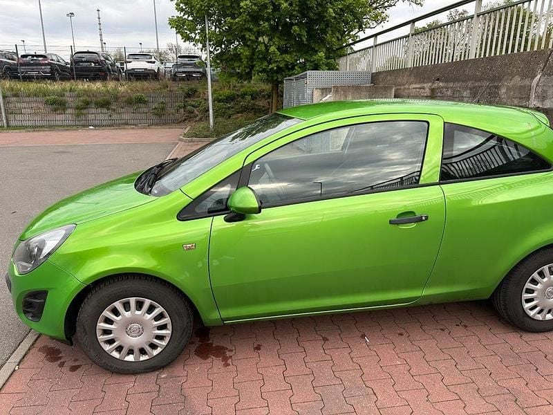 Używany Opel Corsa Selection 69 KM (50 kW) 2014 Zielony Hatchback