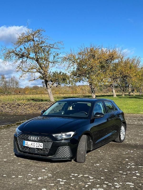 Schwarz Gebraucht 2019 Audi A1 Sportback Advanced Kleinwagen | 16.800 € (Etwas zu teuer) - Bild 1/4