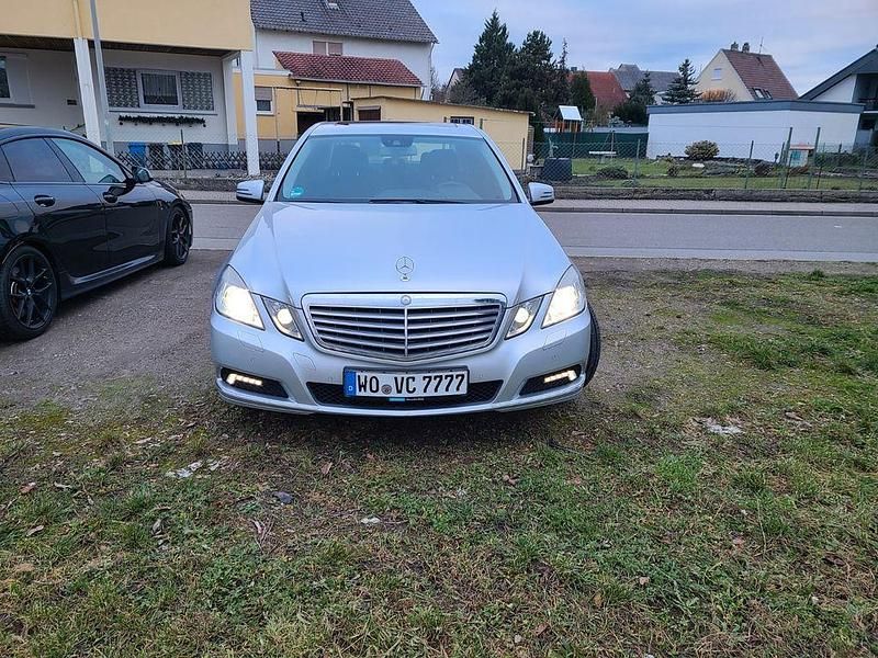 Gebraucht Mercedes E350 231 PS (169 kW) 2009 Silber Limousine