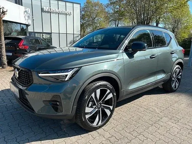 Gebraucht Volvo XC40 Ultra 197 PS (144 kW) 2026 Grün SUV
