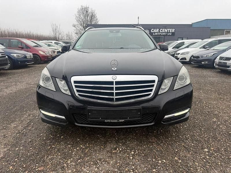 Gebraucht Mercedes E220 170 PS (125 kW) 2011 Schwarz Kombi