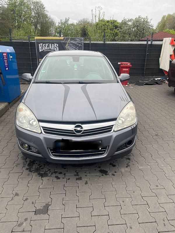 Silber Gebraucht 2007 Opel Astra Kleinwagen | 800 € (Superpreis) - Bild 1/4