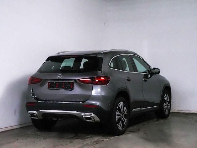 Gebraucht Mercedes GLA200 163 PS (119 kW) 2024 Grau SUV