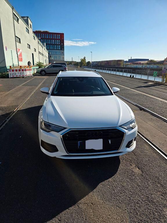 Weiß Gebraucht 2018 Audi A6 Ambiente Kombi | 21.300 € (Teuer) - Bild 1/4