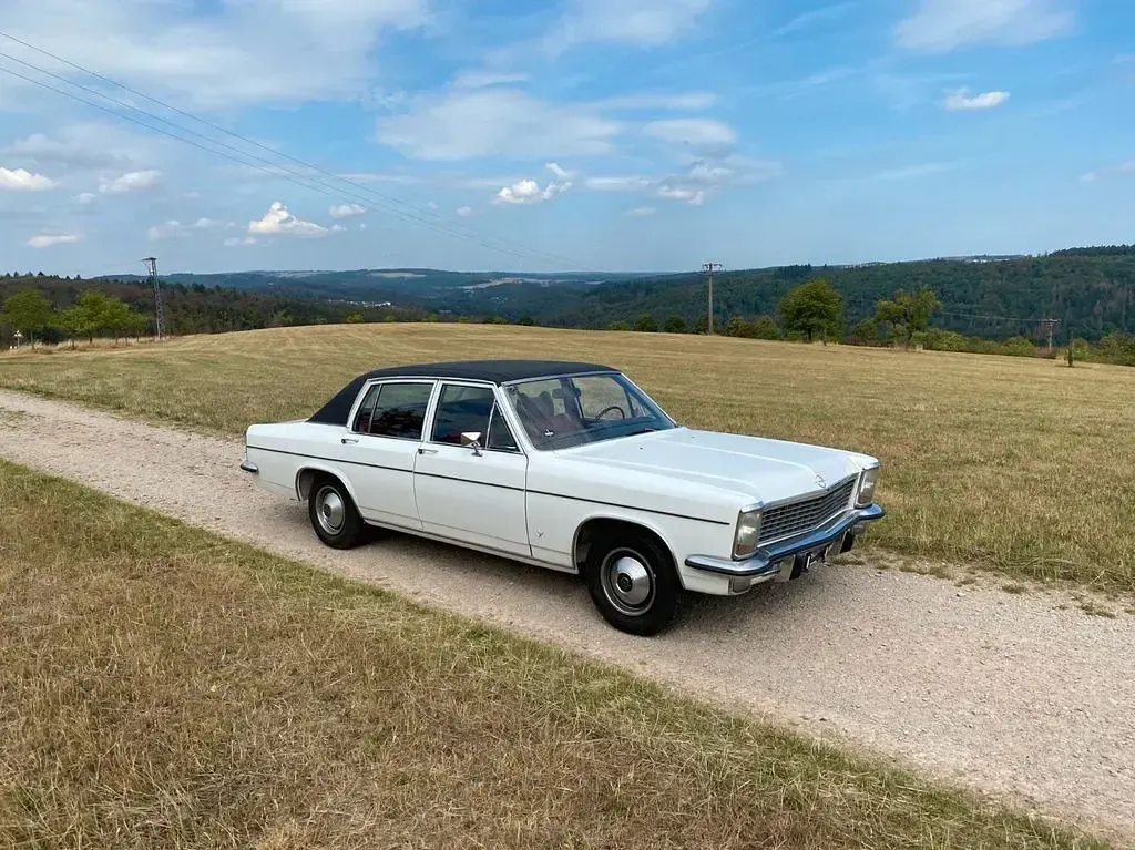 Używany Opel Diplomat 230 KM (169 kW) 1971 Biały Sedan/Limuzyna