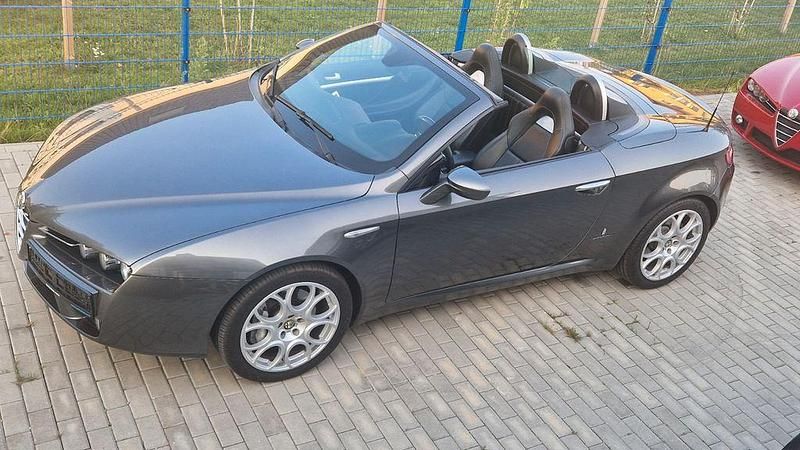 Grau Gebraucht 2008 Alfa Romeo Spider Exclusive Cabrio | 15.990 € (Fairer Preis) - Bild 1/4