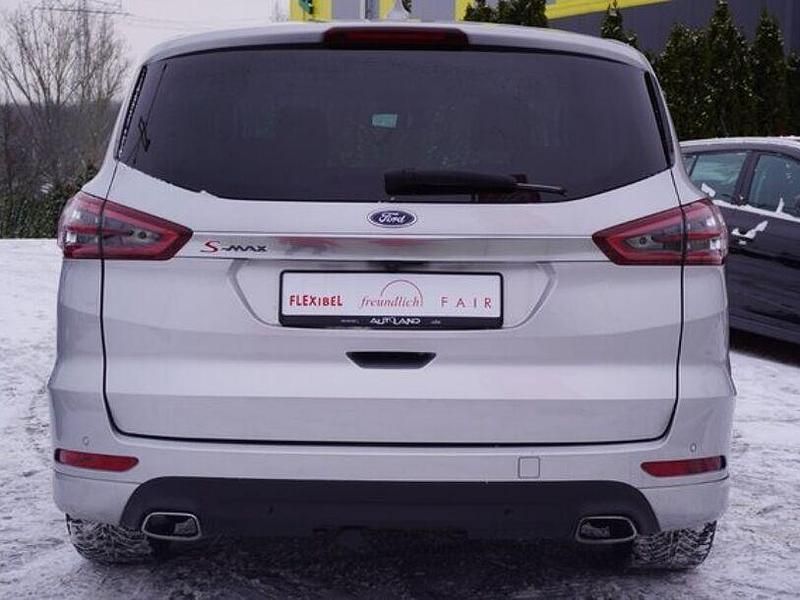 Gebraucht Ford S-MAX Titanium 190 PS (139 kW) 2019 Silber Van / Kleinbus