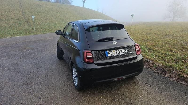 Gebraucht Fiat 500e Icon 86 kW (118 PS) 2022 Schwarz Kleinwagen