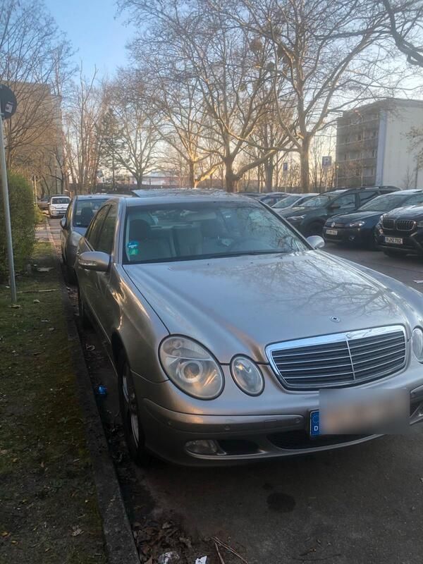Gold Gebraucht 2003 Mercedes E200 Limousine | 3.700 € (Guter Preis) - Bild 1/4
