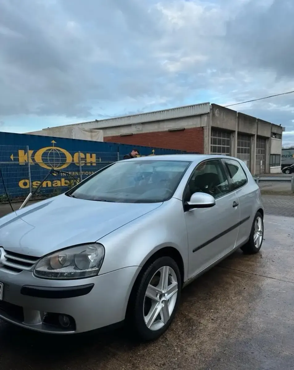 Gebraucht VW Golf 75 PS (55 kW) 2003 Silber Coupé