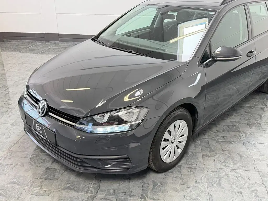 Gebraucht VW Golf VII Trendline 116 PS (85 kW) 2018 Grau Kombi