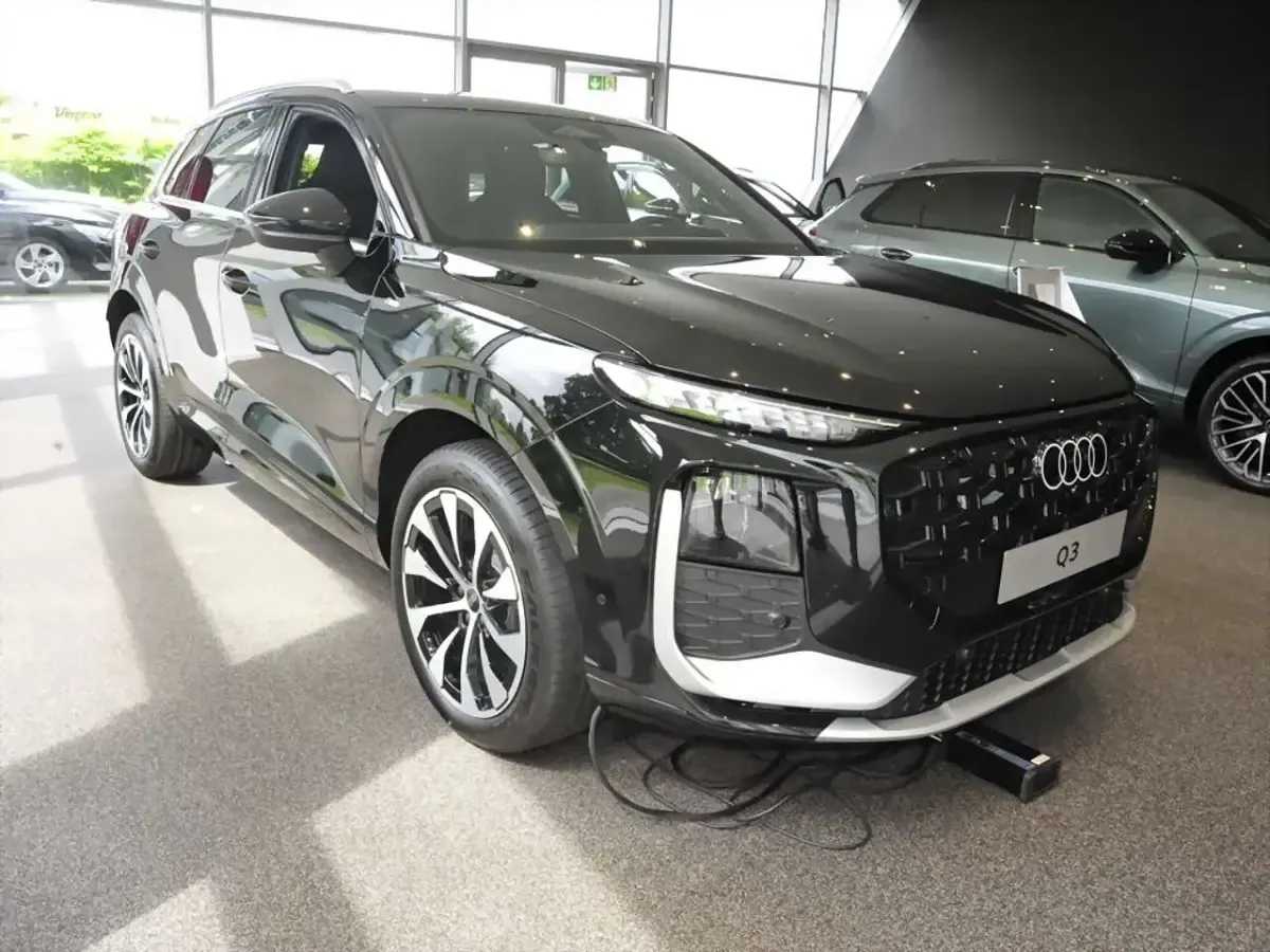 Neu Audi Q3 Sport 150 PS (110 kW) 2026 Schwarz SUV