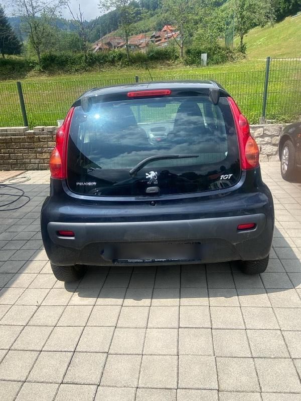 Schwarz Gebraucht 2009 Peugeot 107 Kleinwagen | 2.500 € (Fairer Preis) - Bild 1/3