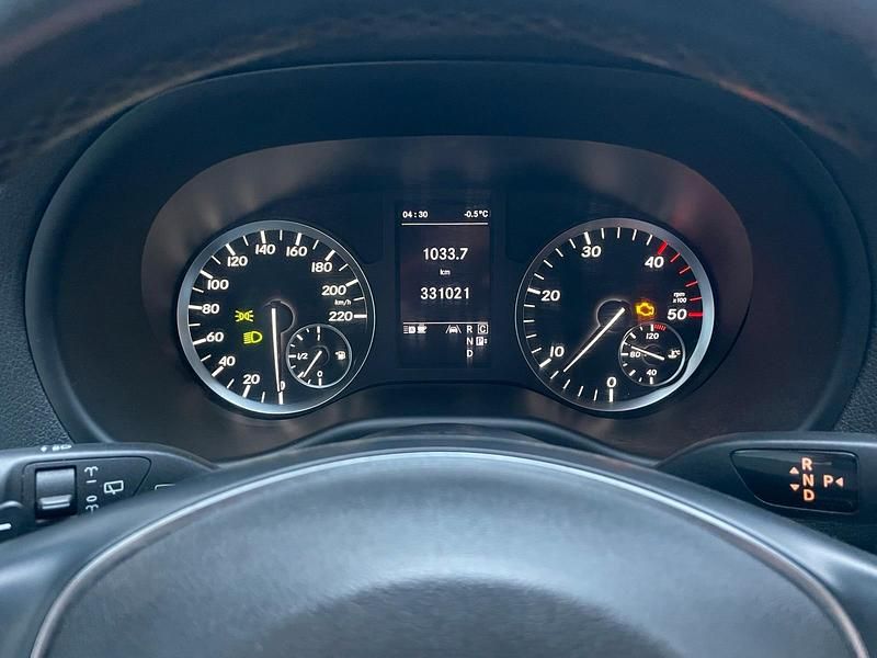 Second-hand Mercedes Vito 163 CP (119 kW) 2017 Albastru Van