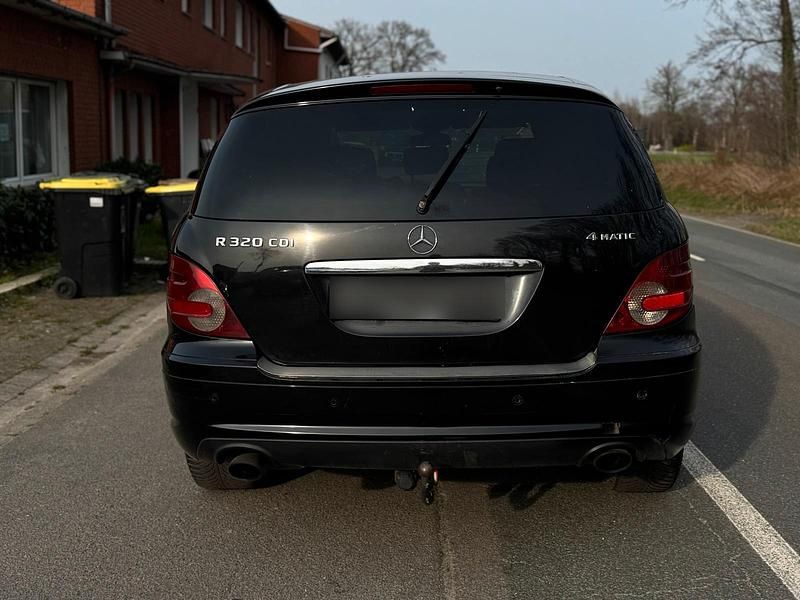 Gebraucht Mercedes R320 225 PS (165 kW) 2008 Schwarz Van / Kleinbus