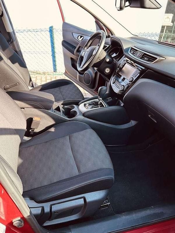 Gebraucht Nissan Qashqai Acenta 131 PS (96 kW) 2016 Rot SUV