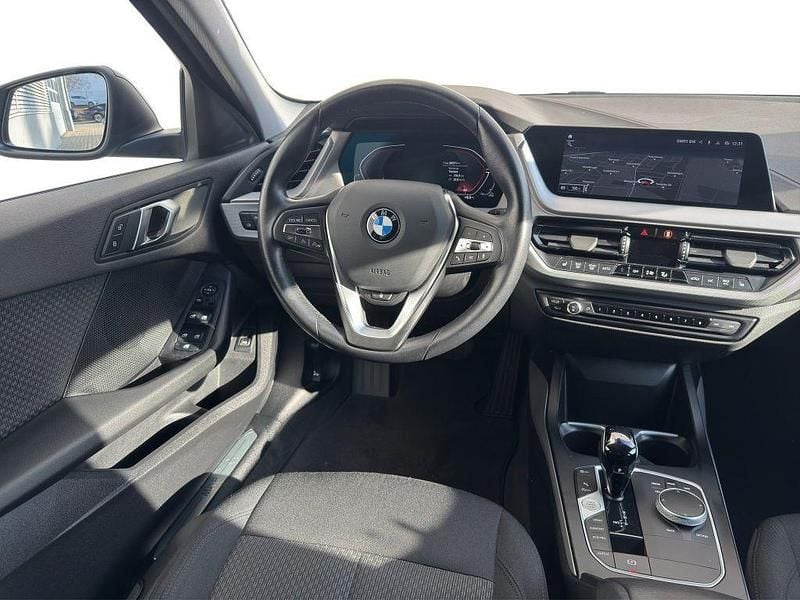 Gebraucht BMW 118 Advantage 136 PS (100 kW) 2022 Phytonicblau metallic Kleinwagen