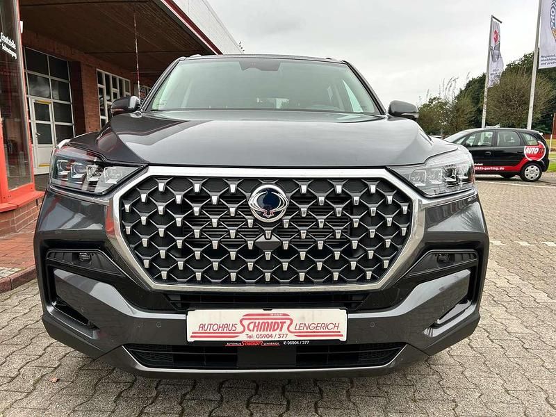 Marble grey Gebraucht 2021 Ssangyong (KGM) Rexton Quartz SUV | 27.900 € - Bild 1/4