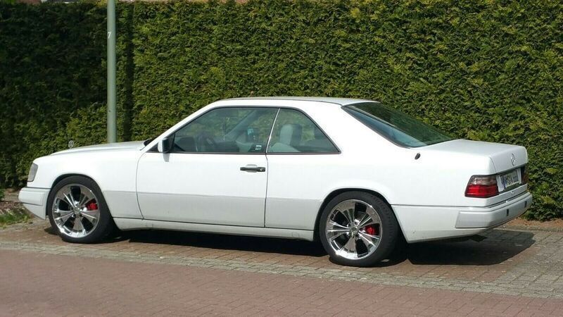 Weiß Gebraucht 1992 Mercedes 220 Coupé | 14.999 € - Bild 1/4