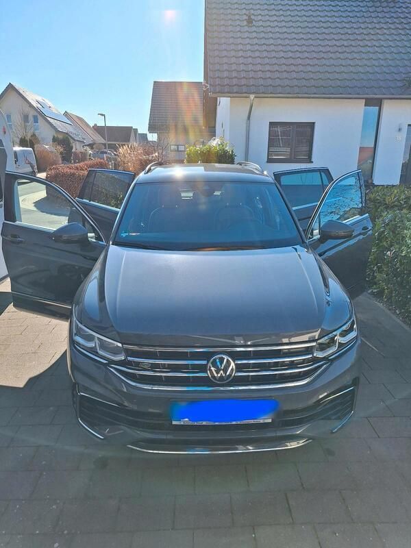 Grau Gebraucht 2021 VW Tiguan R-line SUV | 33.900 € (Guter Preis) - Bild 1/4