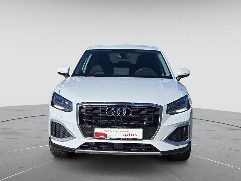 Gletscherweiß metallic Gebraucht 2024 Audi Q2 Advanced Plus SUV | 28.888 € (Fairer Preis) - Bild 1/4