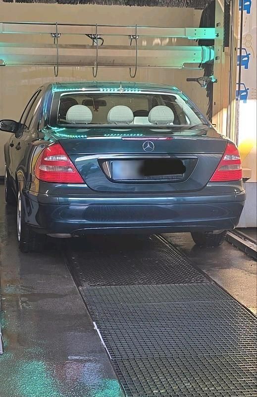 Gebraucht Mercedes E240 170 PS (125 kW) 2003 Grün Limousine