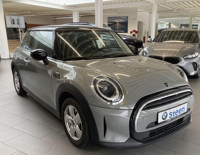 Gebraucht Mini Cooper Essential 136 PS (100 kW) 2022 Moonwalk grey (metallic) Kleinwagen